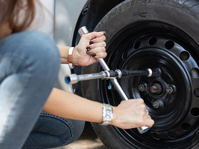 changing a tyre